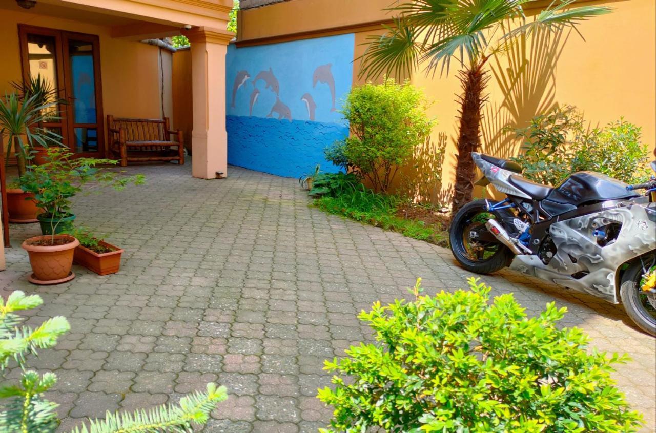 Batumi Sun Hostel Екстер'єр фото