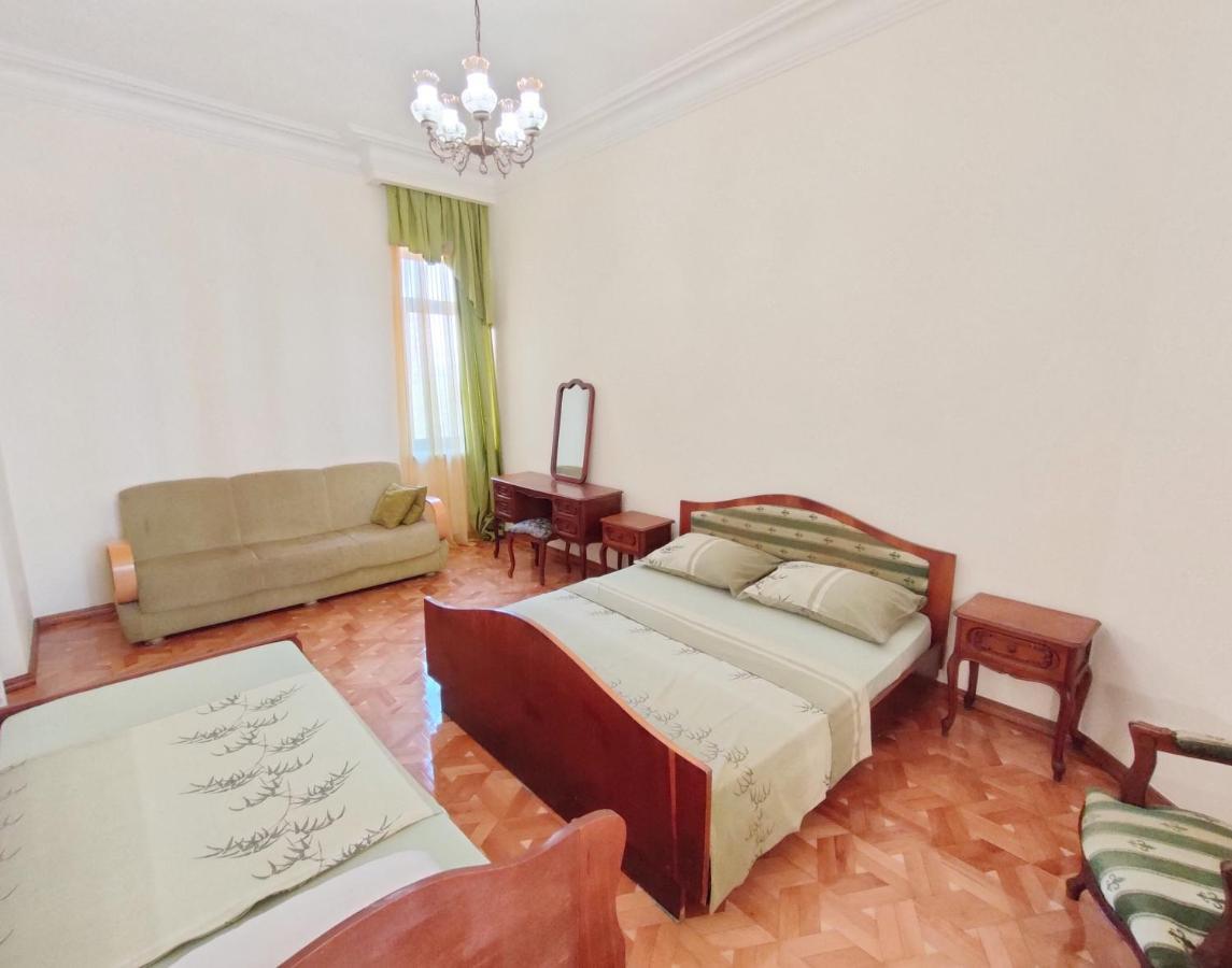 Batumi Sun Hostel Екстер'єр фото