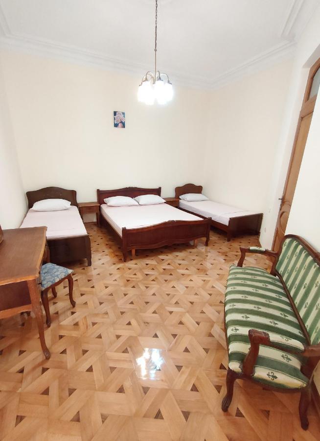 Batumi Sun Hostel Екстер'єр фото