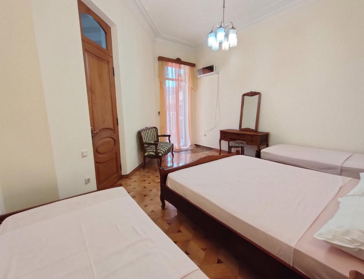 Batumi Sun Hostel Екстер'єр фото