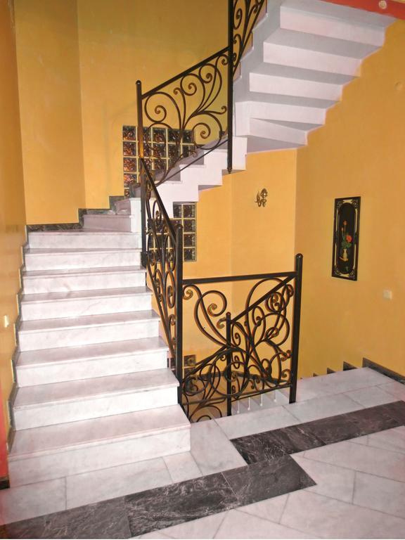 Batumi Sun Hostel Екстер'єр фото