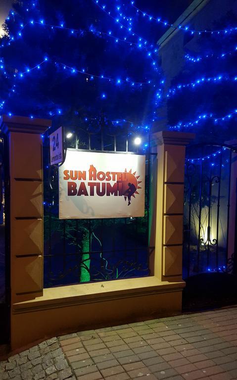 Batumi Sun Hostel Екстер'єр фото