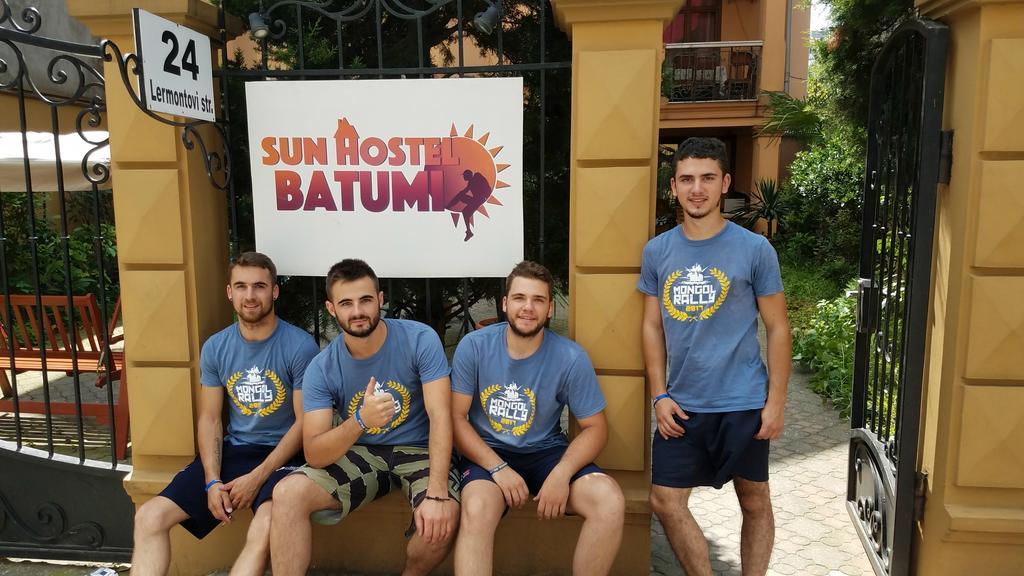 Batumi Sun Hostel Екстер'єр фото